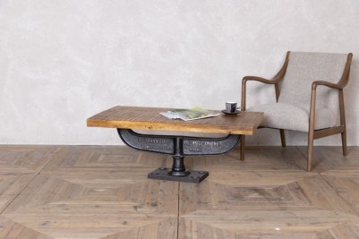 french-vintage-table